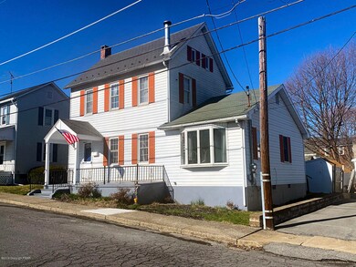 11 Arch St, Pen Argyl, PA 18072 - photo 3