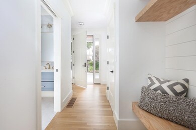 17 Dale St unit 17, Newton, MA 02460 - photo 2