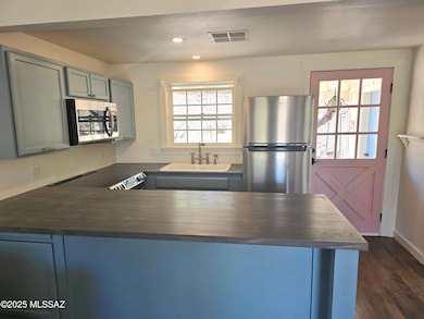 KITCHEN 1