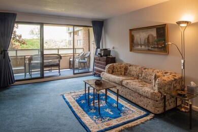 404 Paradise Rd unit 2A, Swampscott, MA 01907 - photo 4