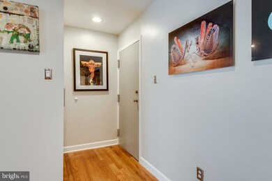 1675 Parkcrest Cir unit 100, Reston, VA 20190 - photo 5