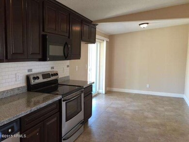 4212 N 49 KIT_DINING