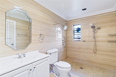 1st Floor Bathroom