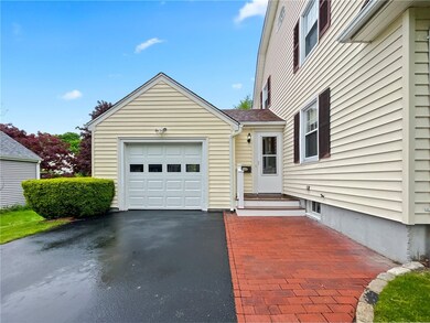 327 State St, Bristol, RI 02809 - photo 5