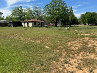 603 Whitney St, Fredericksburg, TX 78624 - photo 6