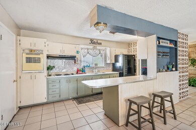 8240 Troy Ave, El Paso, TX 79907 - photo 6