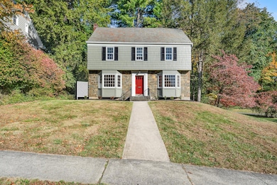 26 Loockerman Ave, Poughkeepsie, NY 12601 - photo 2