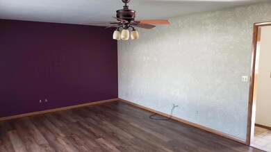 Upper Living Room pic 2