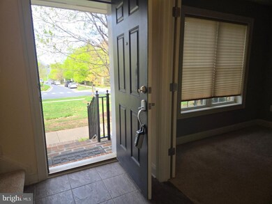 585 Cedar Spring St, Gaithersburg, MD 20877 - photo 4