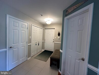 9812 Lake Pointe Ct unit 301, Upper Marlboro, MD 20774 - photo 6