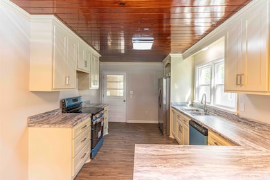 212 N Maple St, Adamsville, TN 38310 - photo 6