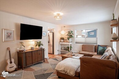 02-Living Room_ELI07102-HDR-Edit-Edit