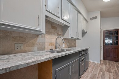 1416 Wilson Dr, Rosenberg, TX 77471 - photo 3