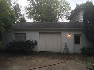 736 N Jefferson St, Ionia, MI 48846 - photo 3