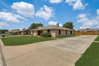 7719 Brandi Place, North Richland Hills, TX 76182 - photo 2