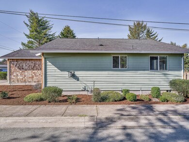 1727 SE 8th St, Lincoln City, OR 97367 - photo 2