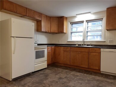 10 Middle St, West Warwick, RI 02893 - photo 6