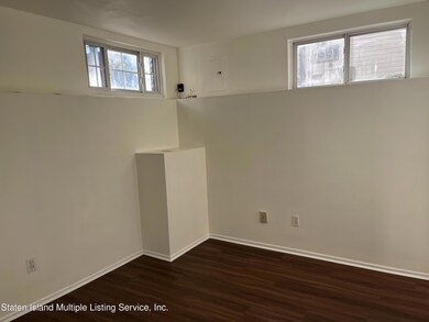 24 Pebble Ln unit 2, Staten Island, NY 10305 - photo 3