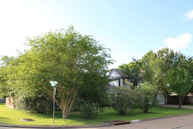 3210 Fox Run Dr, Alvin, TX 77511 - photo 2