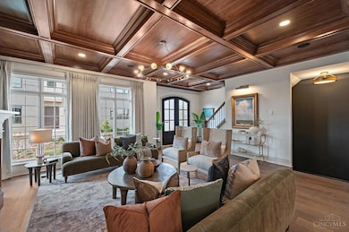 2934 Three Oaks Ln, Cincinnati, OH 45209 - photo 6