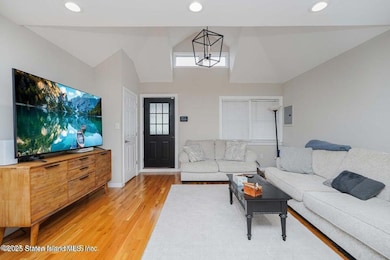 192 Bathgate St, Staten Island, NY 10312 - photo 6