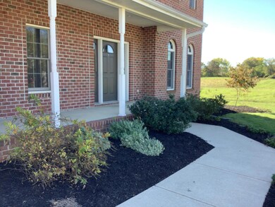 507 Chatham Ct, Circleville, OH 43113 - photo 3