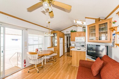 04 Family Room