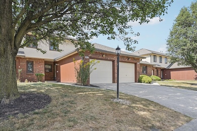 3187 Parkview Cir unit 3187, Grove City, OH 43123 - photo 2