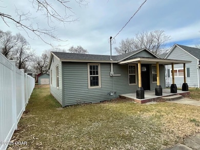 522 N Kentucky St, Carterville, MO 64835 - photo 2