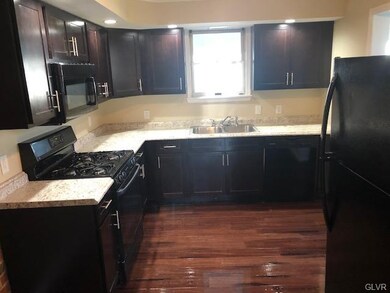 403 Monroe St, Freemansburg, PA 18017 - photo 2