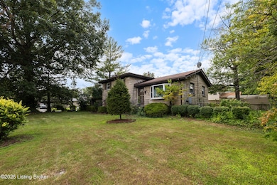 6104 Shadow Run Rd, Louisville, KY 40219 - photo 3