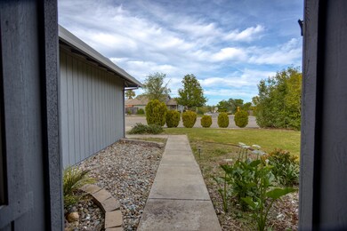 2903 Starlight Blvd, Redding, CA 96001 - photo 4