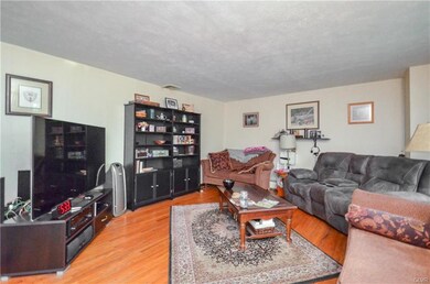 5032 Pine Grove Cir, Allentown, PA 18106 - photo 4