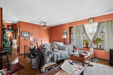 42 Seward St, Saratoga Springs, NY 12866 - photo 6