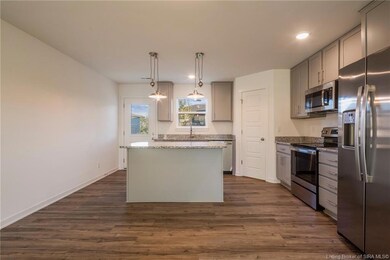 847 Wolf Run Park Blvd, Jeffersonville, IN 47130 - photo 4