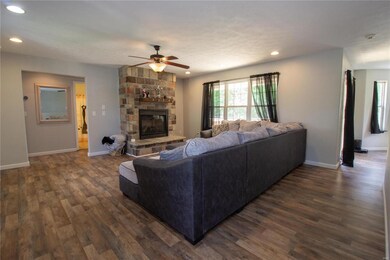 21690 Lindsay Ln, Waynesville, MO 65583 - photo 3