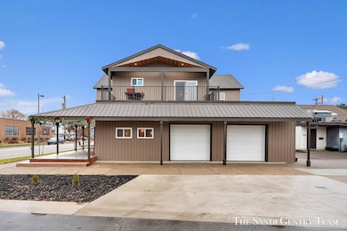 300 N 7th St unit 2 - Upper, Grand Haven, MI 49417 - photo 4