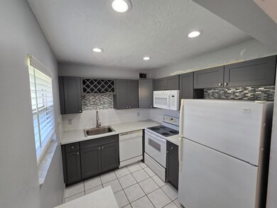 89 Saxony B unit B, Delray Beach, FL 33446 - photo 3