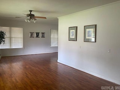 508 W 11th St, Stuttgart, AR 72160 - photo 4