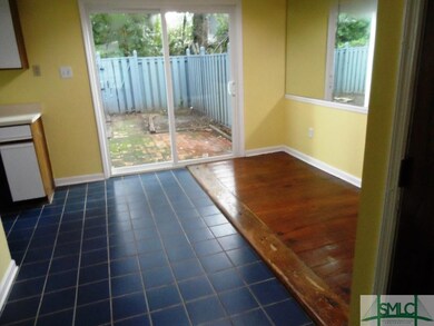 Dining Area/Sliding doors to courtyard