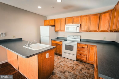 228 Prairie Ct unit 228, Quakertown, PA 18951 - photo 5