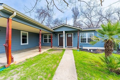 View of front of home featuring a front lawn and 