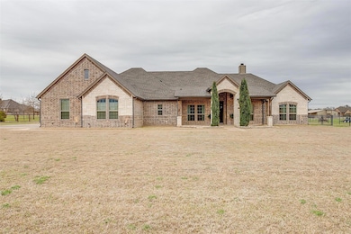 304 Steppes Ct, Weatherford, TX 76087 - photo 2