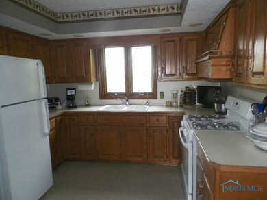 23130 W Trowbridge Rd, Millbury, OH 43447 - photo 2