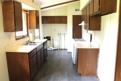 495 E Grove St, Wheatfield, IN 46392 - photo 2