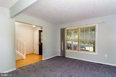8231 Blue Ridge Ct, Manassas, VA 20109 - photo 4