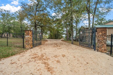 186 Lake Rd, Huntsville, TX 77320 - photo 2