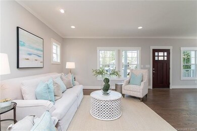 Gather with friends and family in this great open 