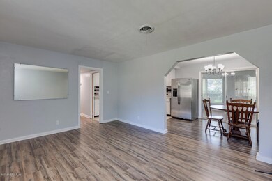 6516 Solandra Dr S, Jacksonville, FL 32210 - photo 4