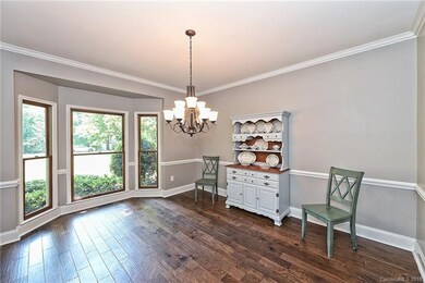 An over-sized dining room, ready for entertaining!